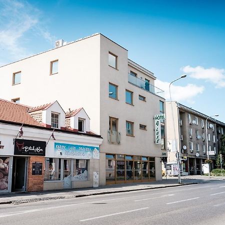 Hotel Deluxe With Free Wellness And Fitness Centrum Neutra Exterior foto