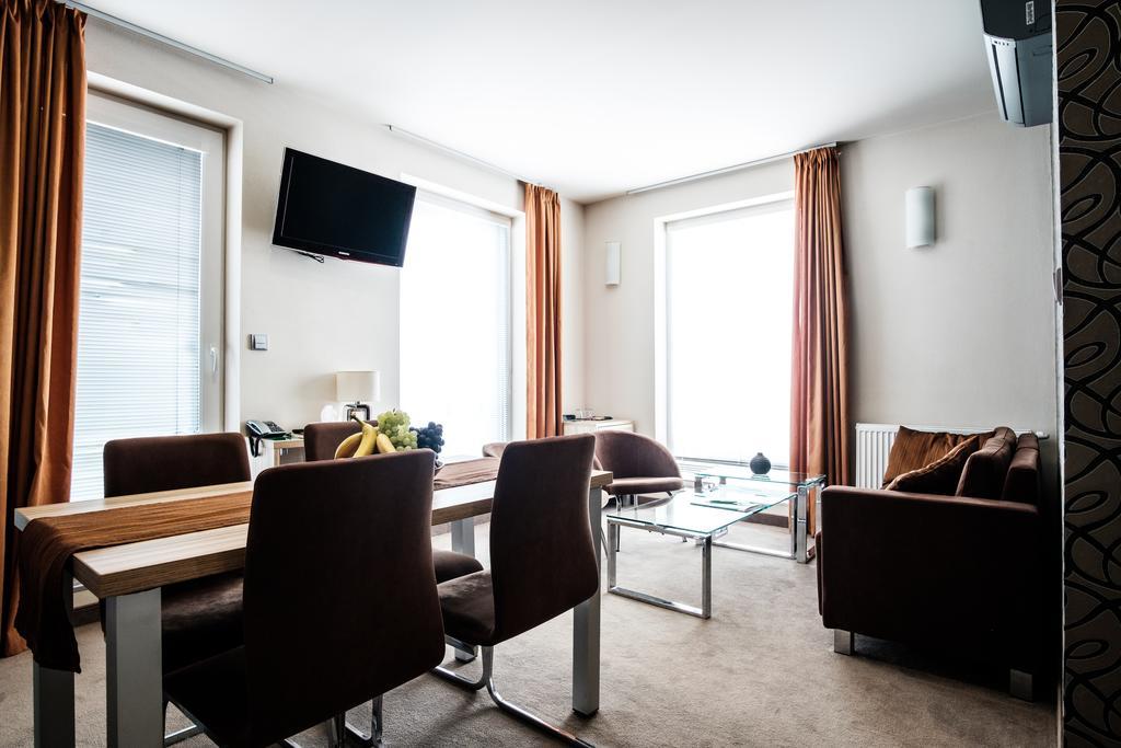 Hotel Deluxe With Free Wellness And Fitness Centrum Neutra Exterior foto
