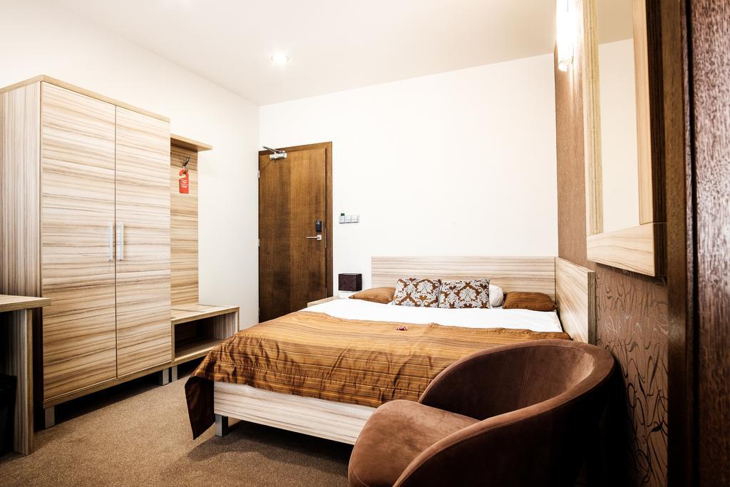 Hotel Deluxe With Free Wellness And Fitness Centrum Neutra Zimmer foto